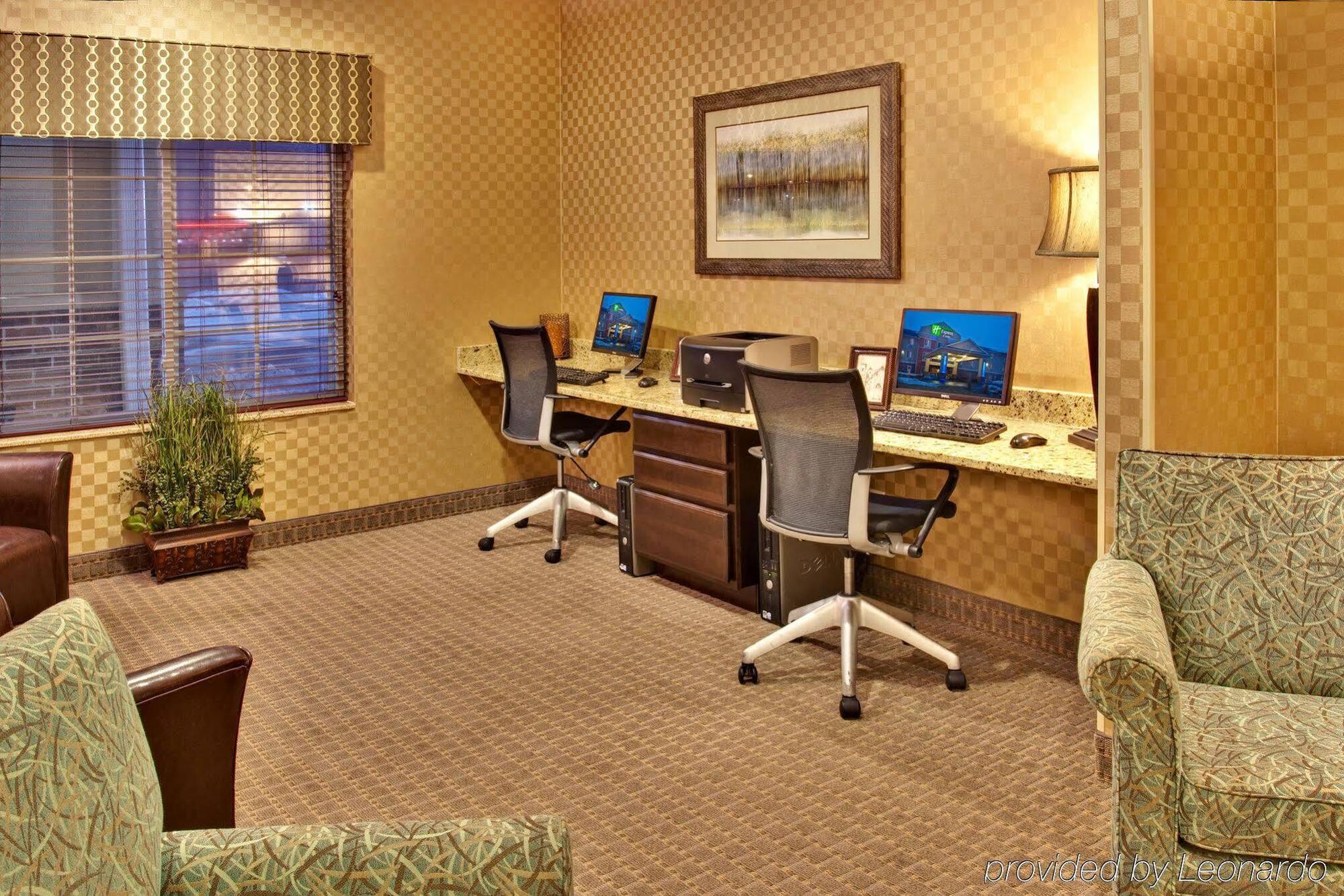 Holiday Inn Express Hotel & Suites Council Bluffs - Convention Center Area By Ihg מראה חיצוני תמונה